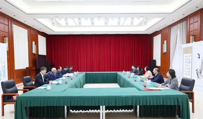 苏辉会见中共北京市委常委、统战部部长马骏