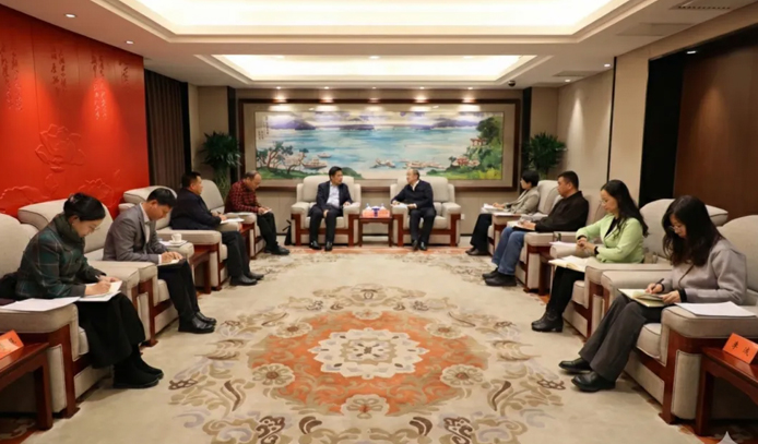 江利平会见全国政协港澳台侨委办公室主任杨兵一行