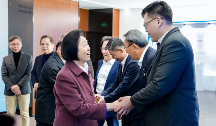 话发展 迎新春 苏辉走访两岸科技创新中心